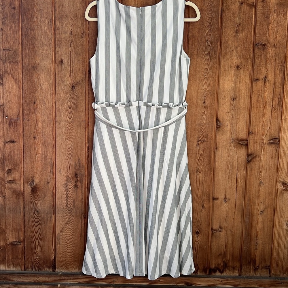 ☀️ECI New York • Fit and Flare Striped Midi Dress Size 8 - Picture 4 of 10